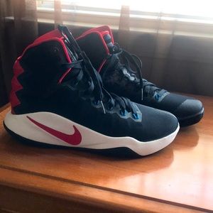 Never worn, USA Nike Hyperdunk Basketball shoes